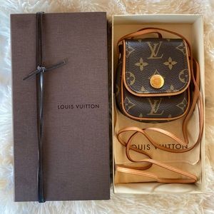 Vintage Louis Vuitton Pochette Cancun